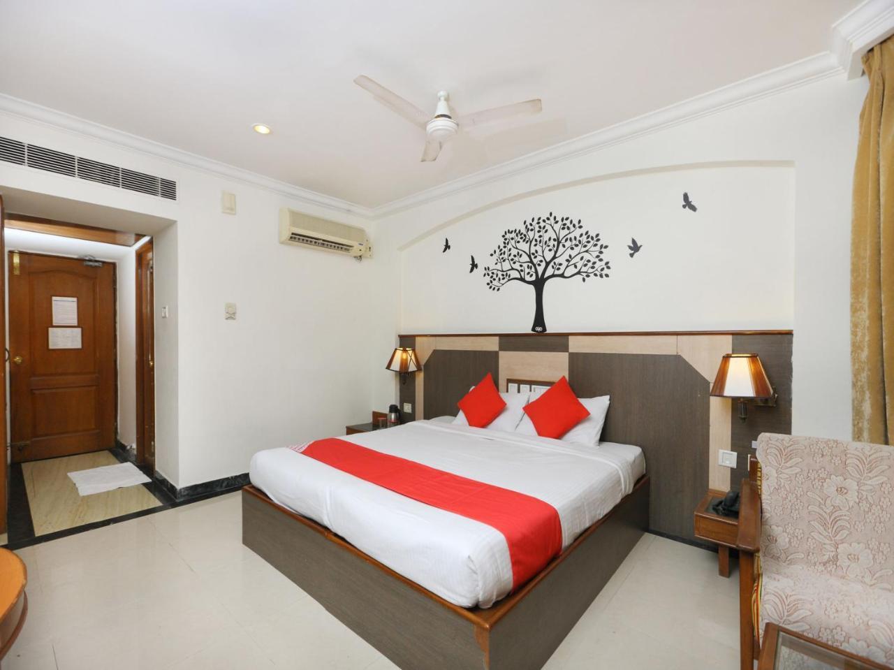 Oyo 1081 Hotel Sindhu International 티루파티 외부 사진