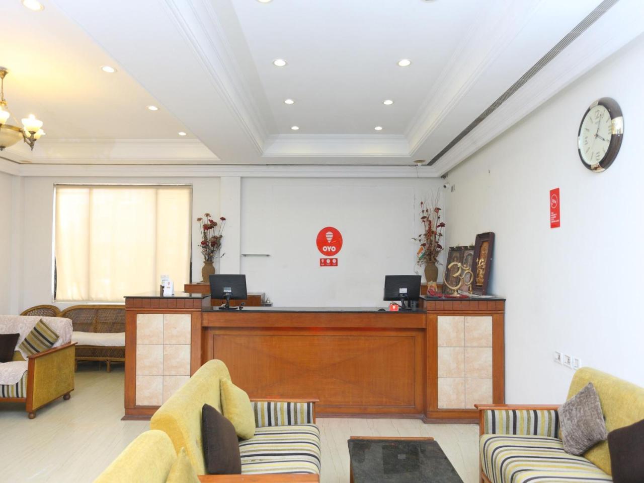 Oyo 1081 Hotel Sindhu International 티루파티 외부 사진