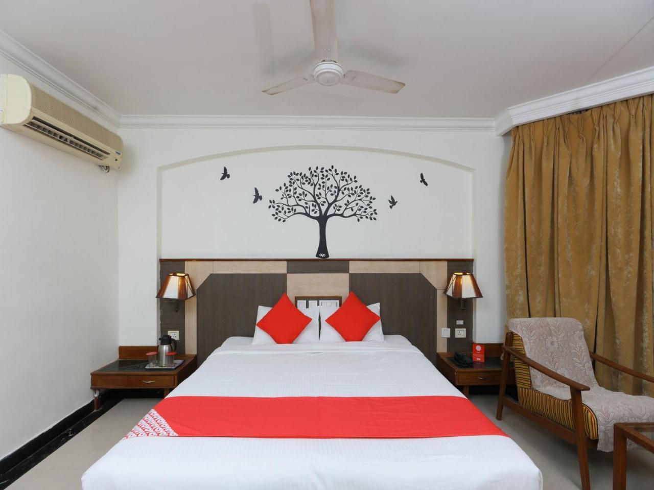 Oyo 1081 Hotel Sindhu International 티루파티 외부 사진