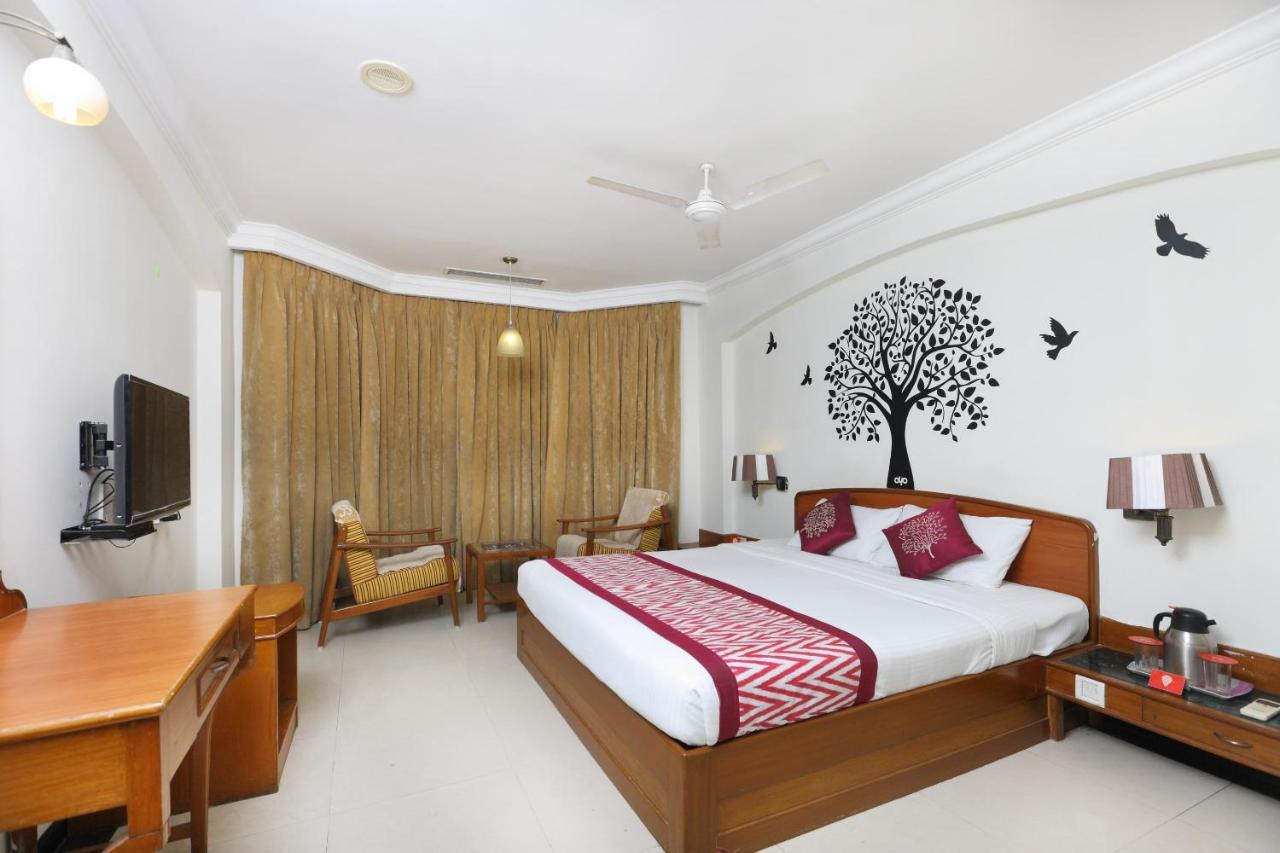 Oyo 1081 Hotel Sindhu International 티루파티 외부 사진