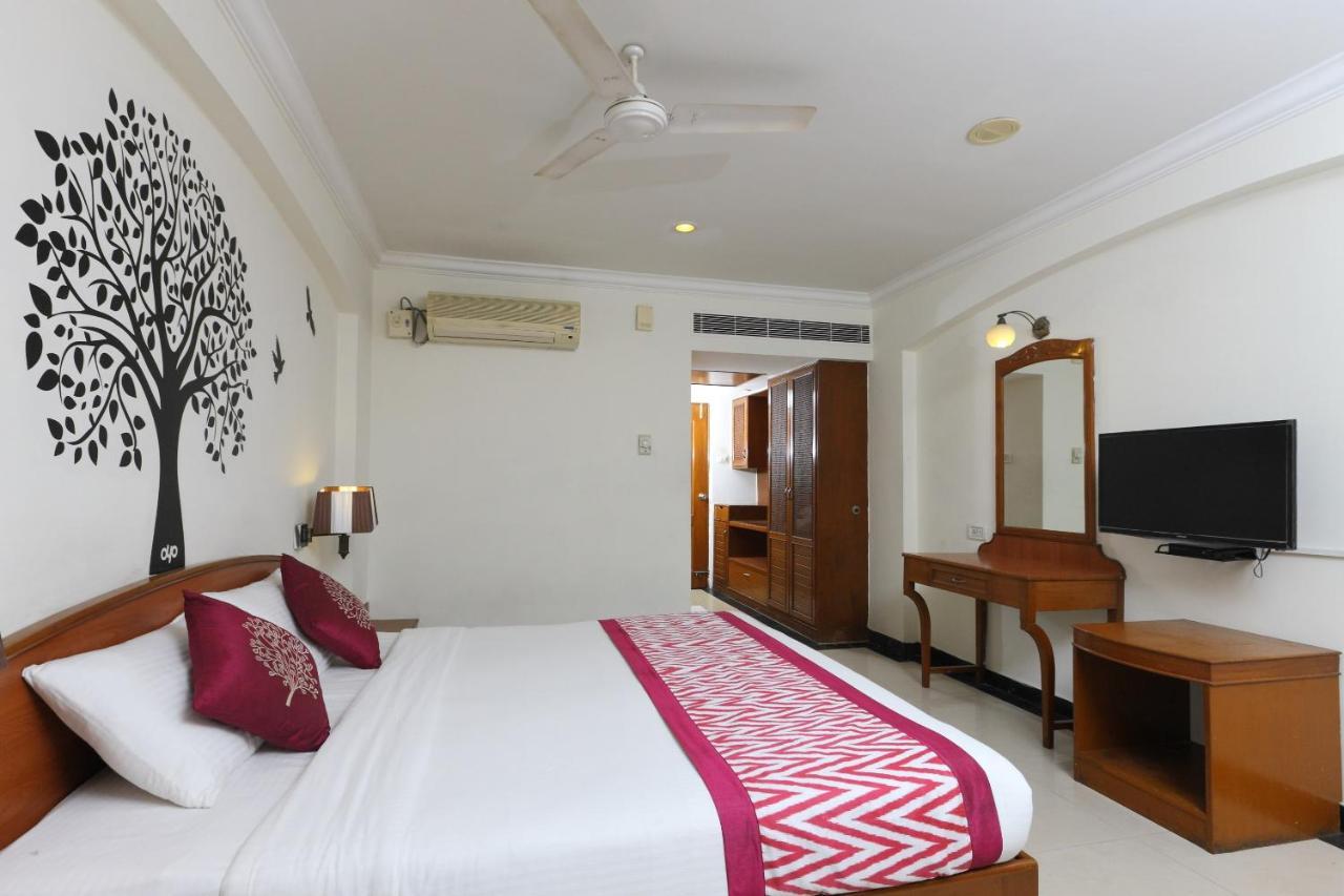 Oyo 1081 Hotel Sindhu International 티루파티 외부 사진