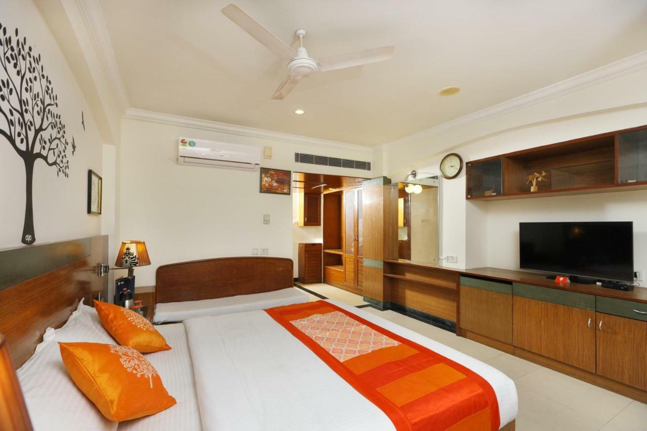 Oyo 1081 Hotel Sindhu International 티루파티 외부 사진