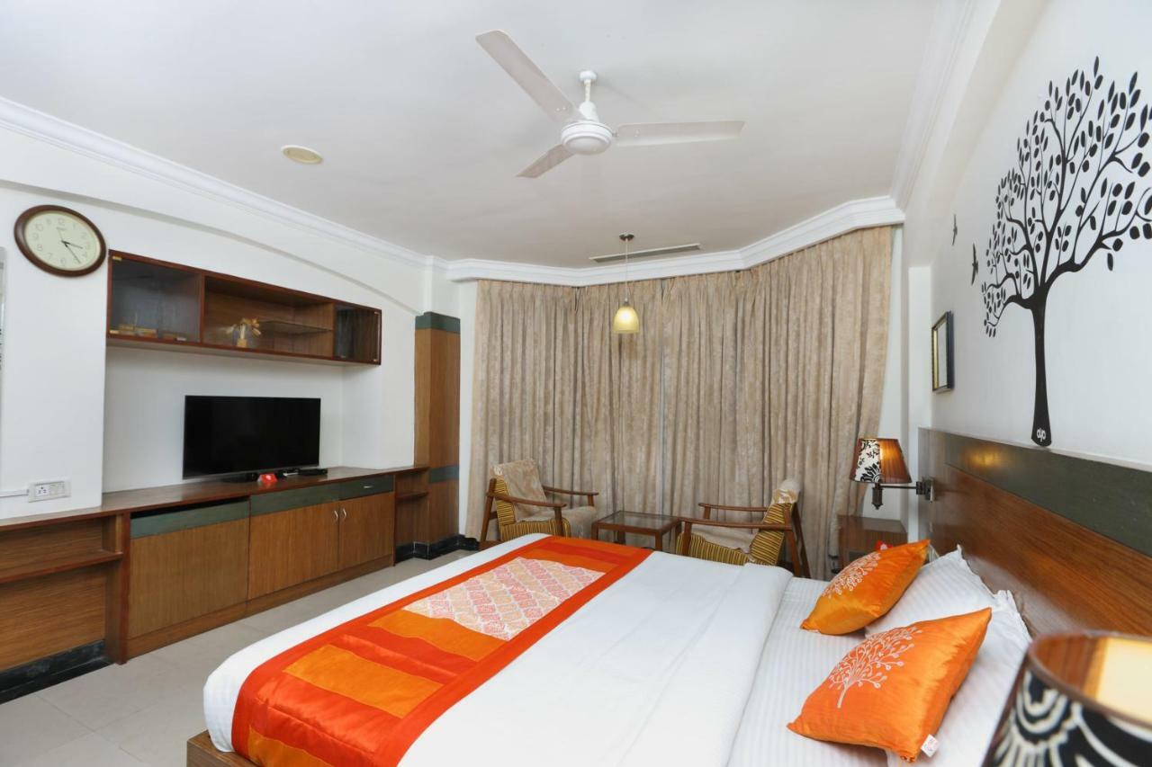 Oyo 1081 Hotel Sindhu International 티루파티 외부 사진