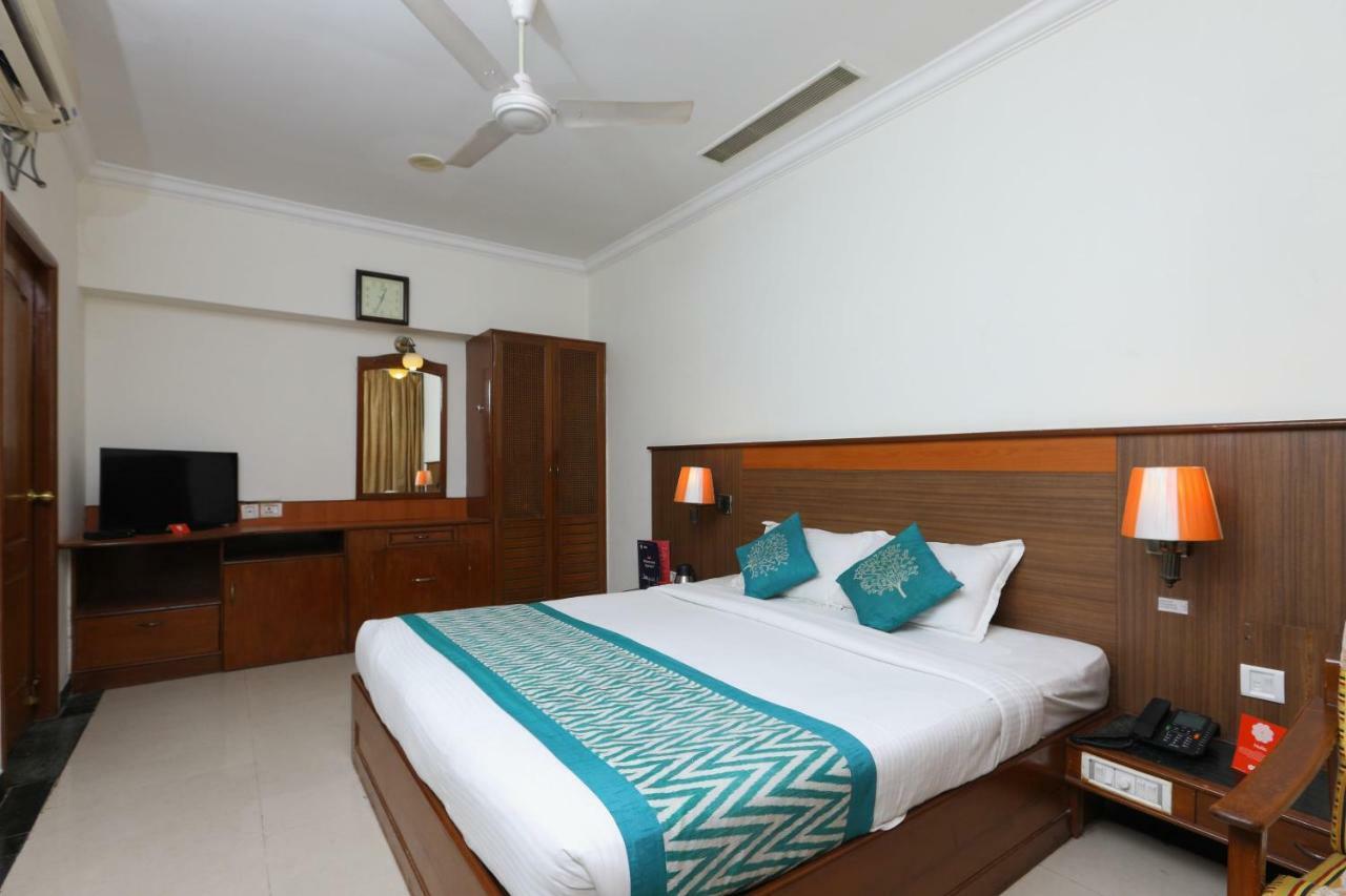 Oyo 1081 Hotel Sindhu International 티루파티 외부 사진